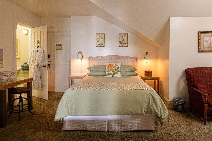 Room 27 of 47