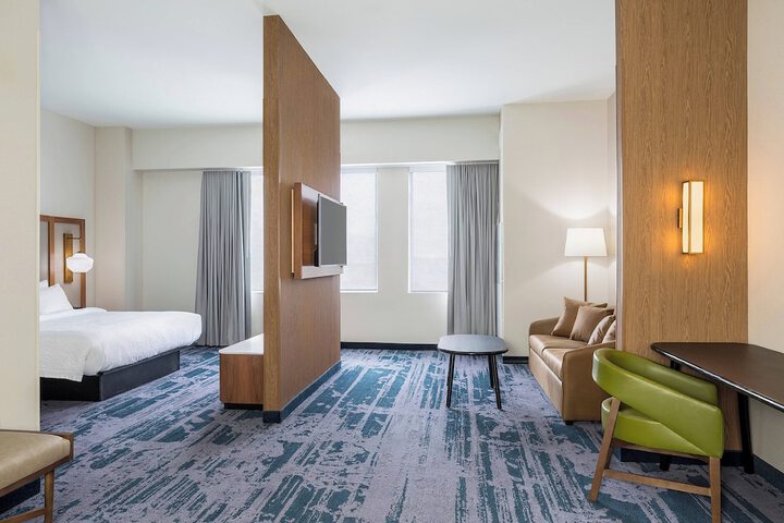 Room 8 of 22