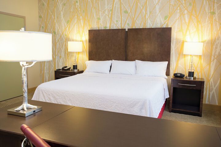 Hampton Inn & Suites Williamsport-Faxon Exit