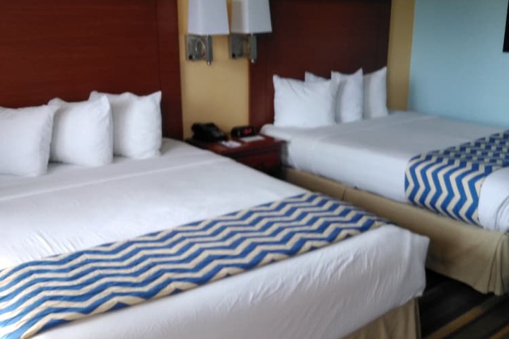 Room 11 of 28