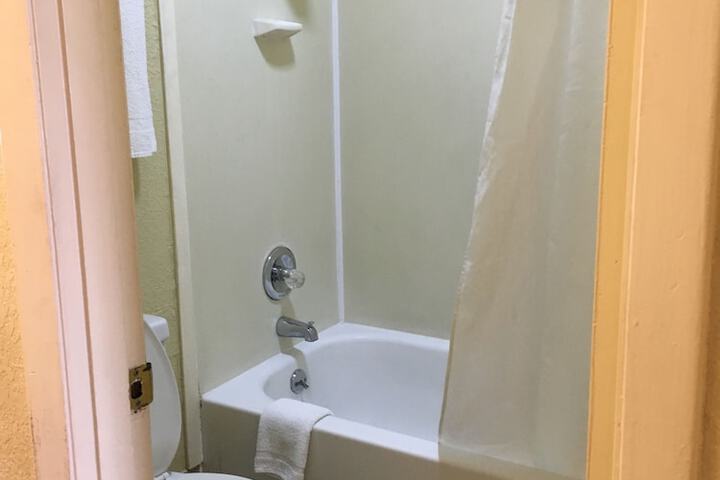 Room 11 of 17