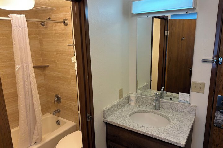 Room 18 of 38