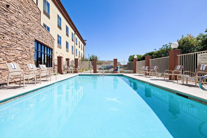 Pool 7 of 33