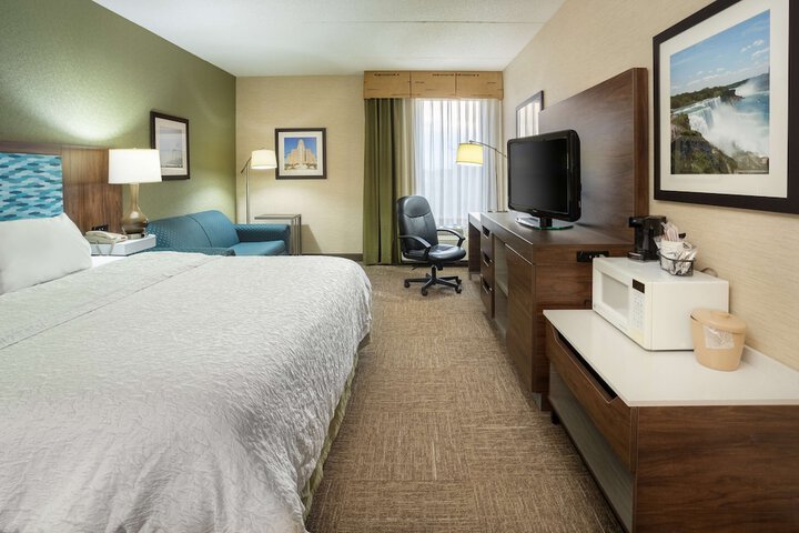Room 16 of 40