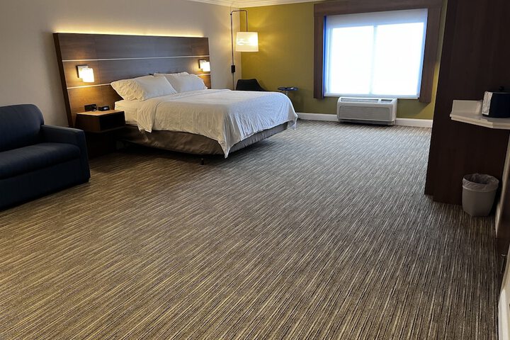 Holiday Inn Express & Suites Williamsport by IHG