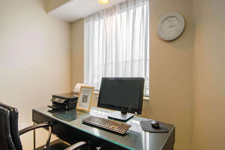 Business Center 38 of 38
