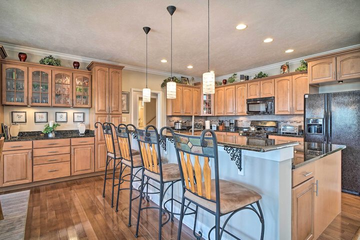 Spacious Baneberry Home w / Lake Douglas Views!