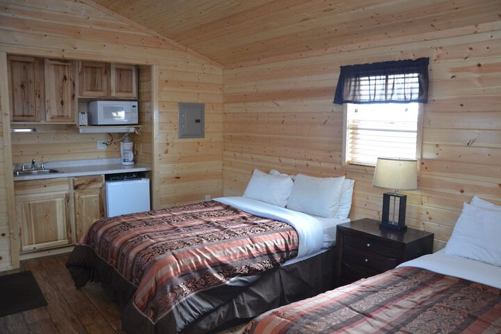 Roosevelt Inn and Suites