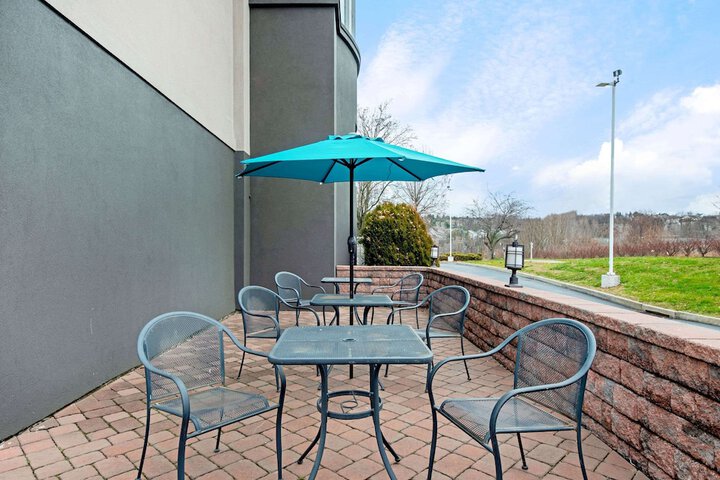 La Quinta Inn & Suites by Wyndham New Cumberland-Harrisburg