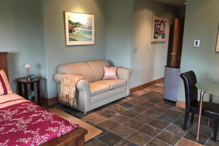 Pearlessence Vineyard Inn