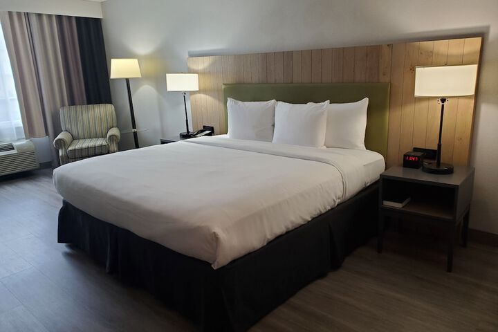 Country Inn & Suites by Radisson Buford at Mall of Georgia, GA