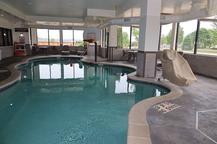Sleep Inn & Suites Oregon - Madison