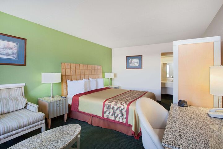 Room 15 of 15