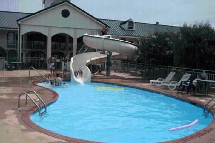 Pool 10 of 25