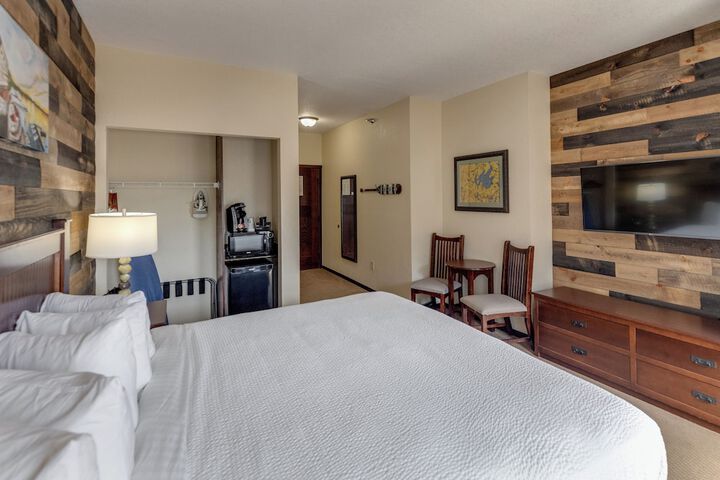 Room 120 of 250