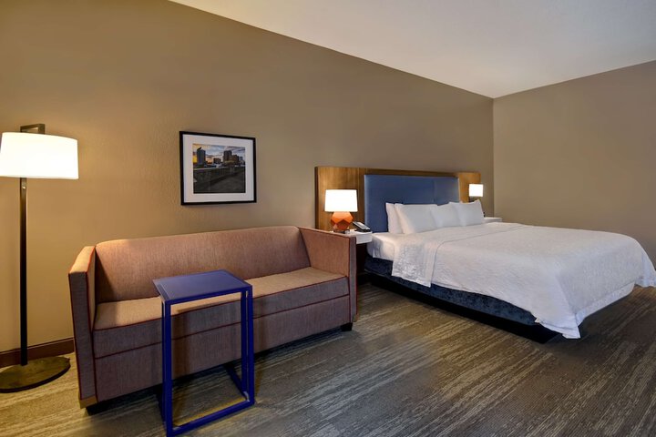 Room 43 of 69