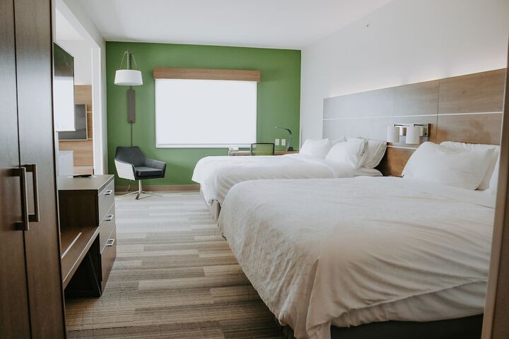 Room 13 of 77
