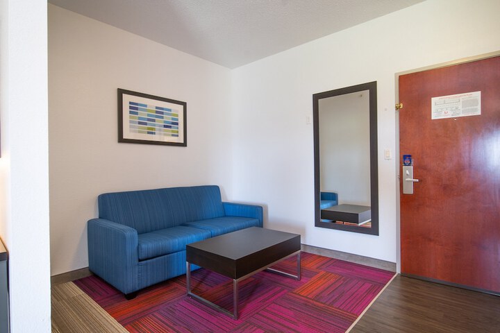 Room 28 of 52