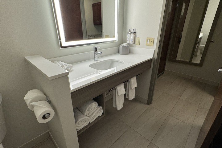 Holiday Inn Express Hotel & Suites St. Paul-Woodbury by IHG