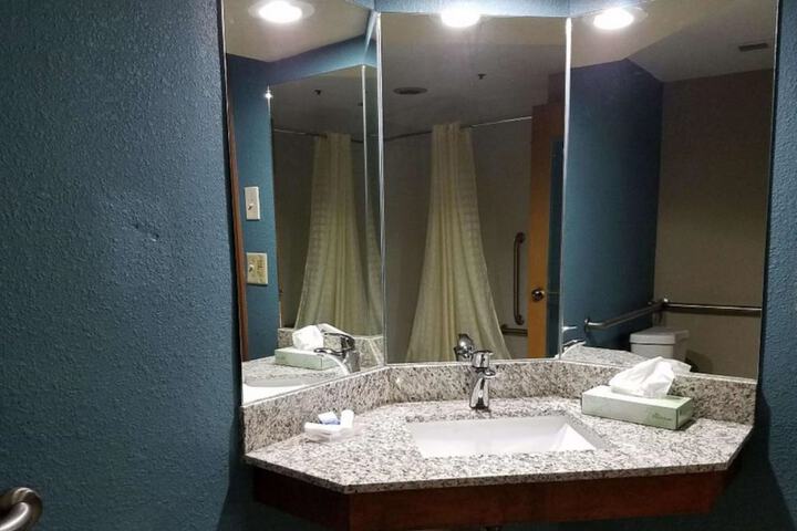 Room 16 of 31