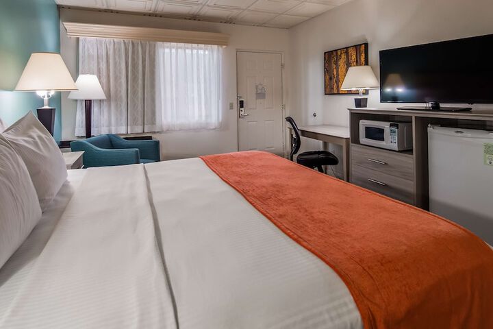 Room 10 of 33