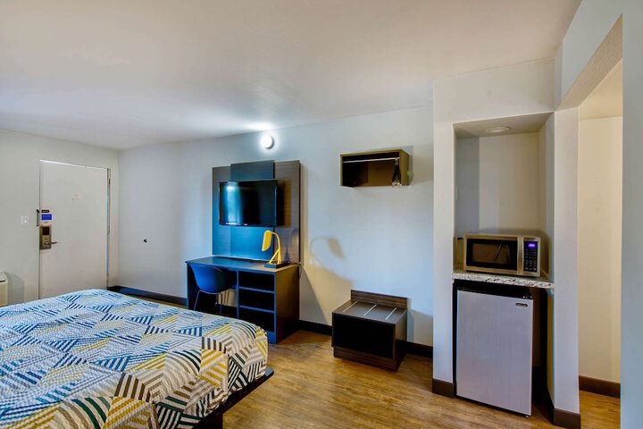 Room 10 of 31