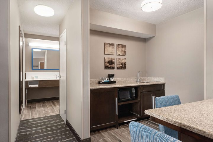 Room 21 of 37