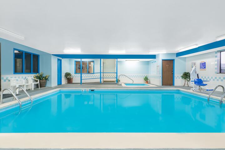 Pool 4 of 17
