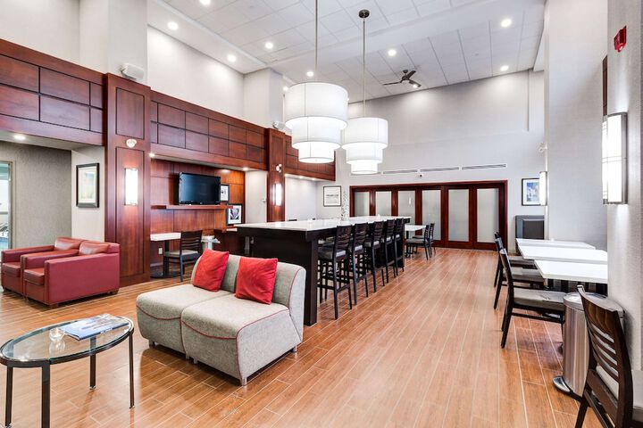 Hampton Inn & Suites by Hilton Brantford Conference Centre