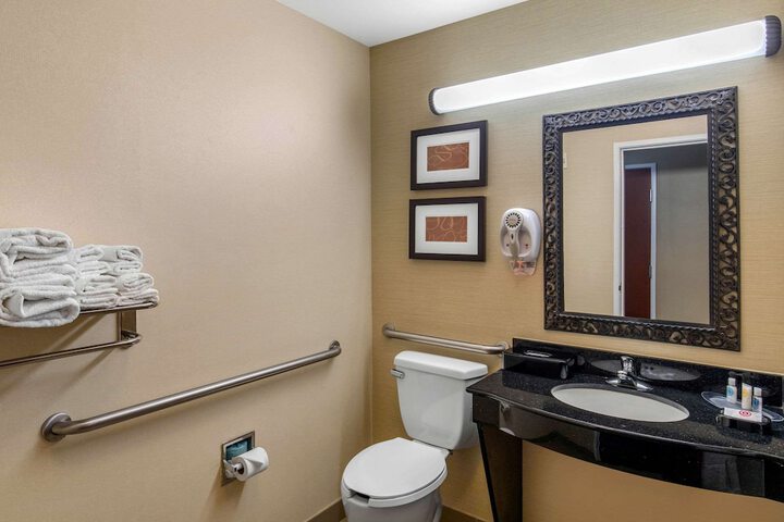 Comfort Suites Marshall