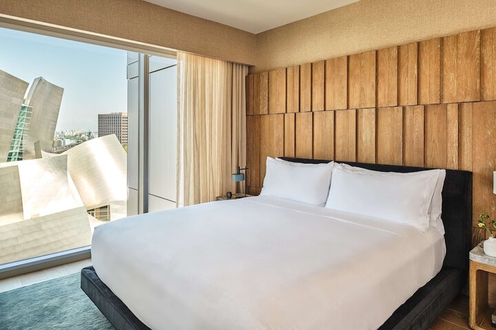 Room 73 of 274