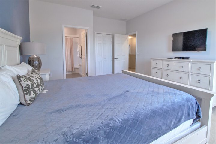 Room 32 of 67