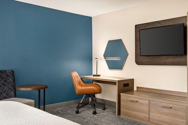 Holiday Inn Express Bowling Green by IHG