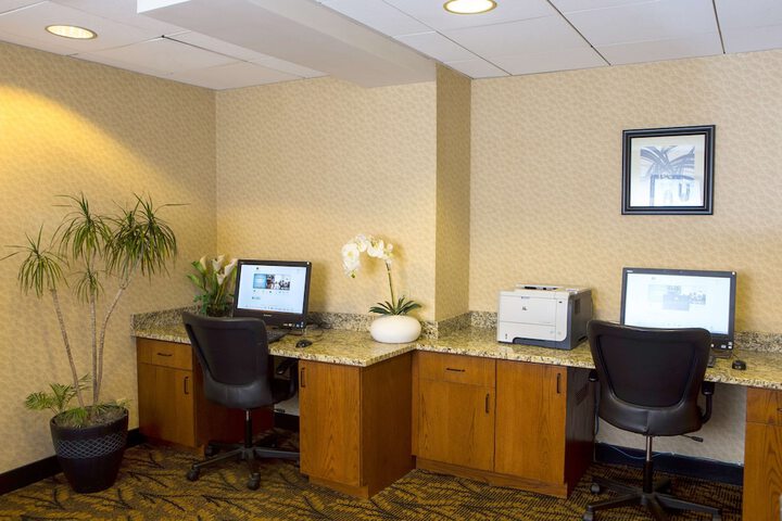 Business Center 44 of 44