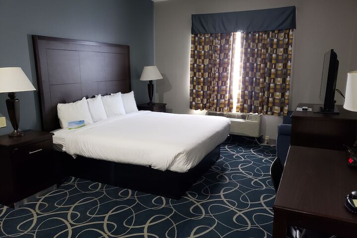 Room 33 of 40