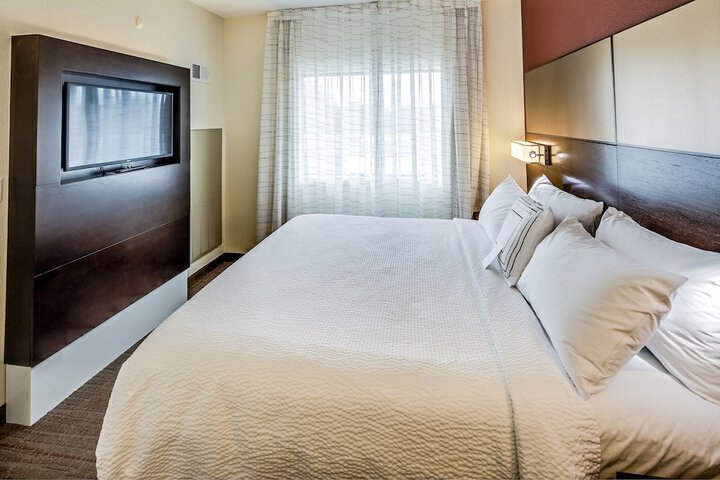 Residence Inn Akron South / Green