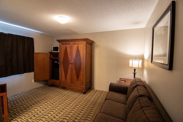 The Crow Peak Lodge