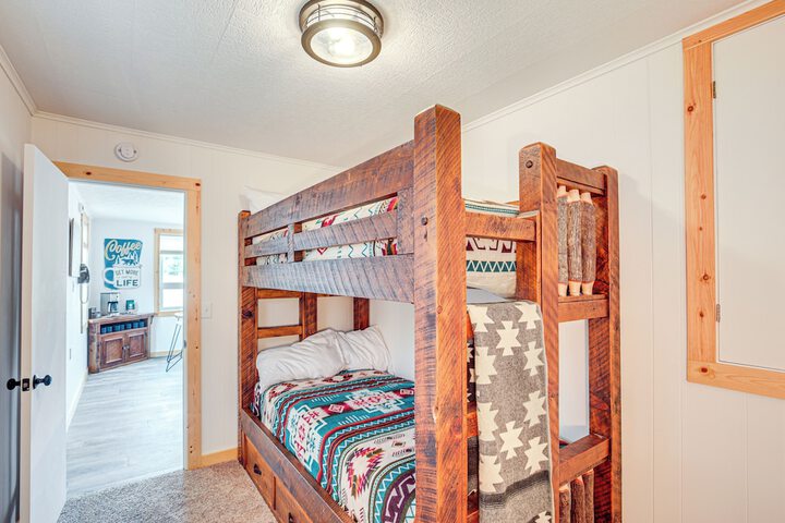 northwood Tours Escape w / Boat Dock Access!