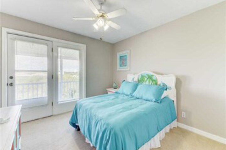 Sea Forever Upper Level 3 Bedrooms, Ocean Views, Sleeps 10