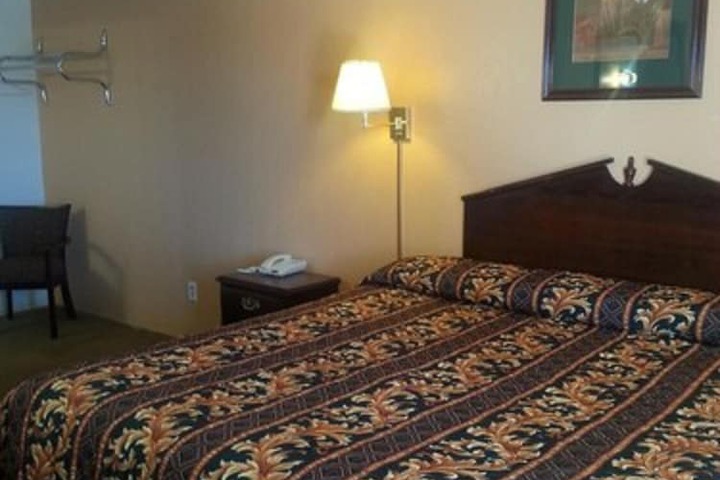 Room 12 of 24