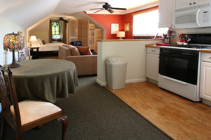 Room 10 of 20