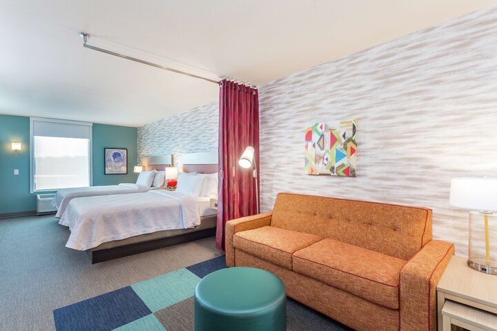 Room 27 of 38