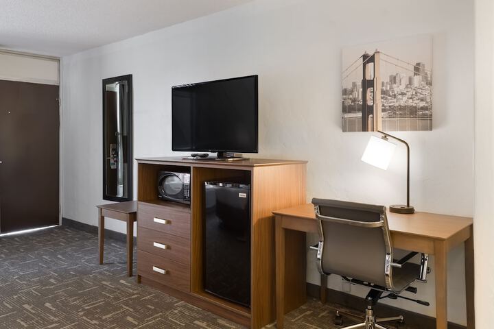 Clarion Hotel Concord / Walnut Creek