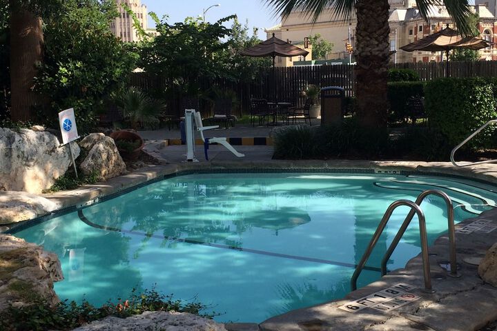 Pool 12 of 76