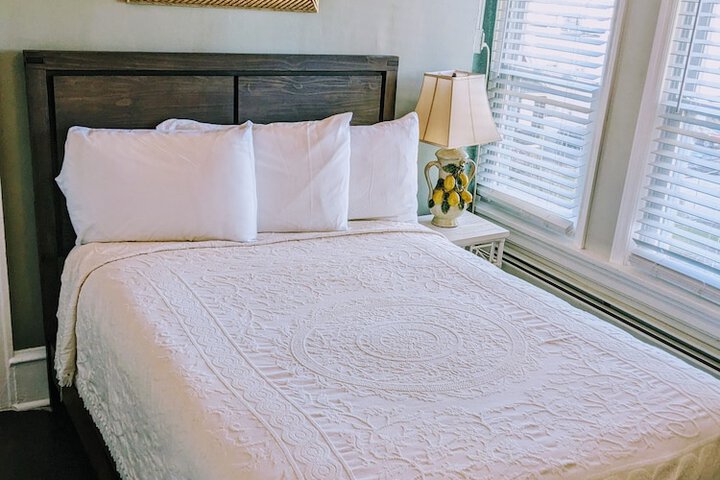 Room 57 of 119