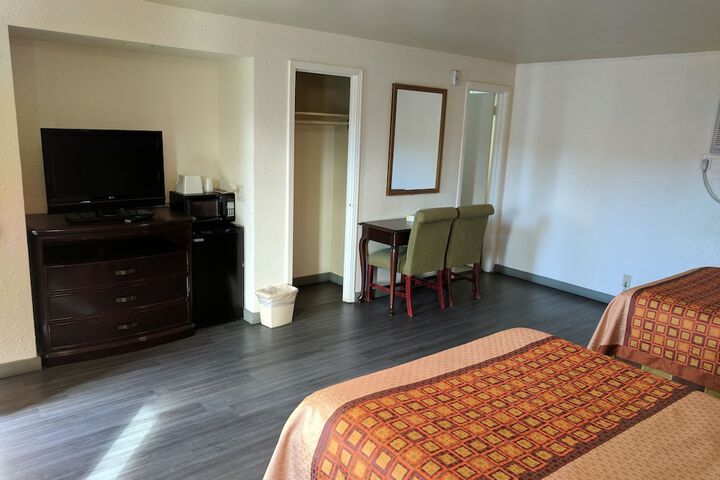 Room 27 of 67