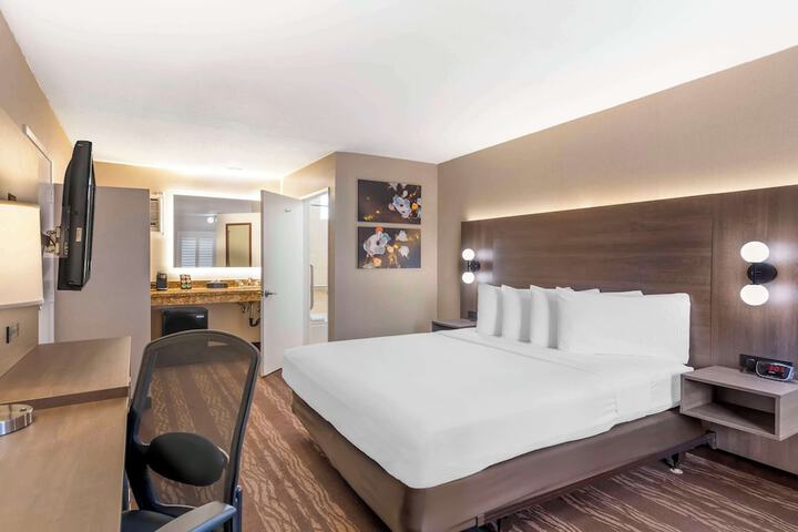 Room 35 of 54