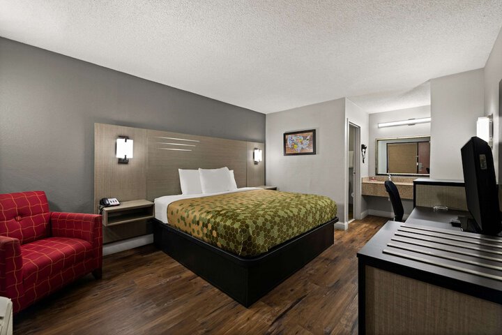Room 21 of 28