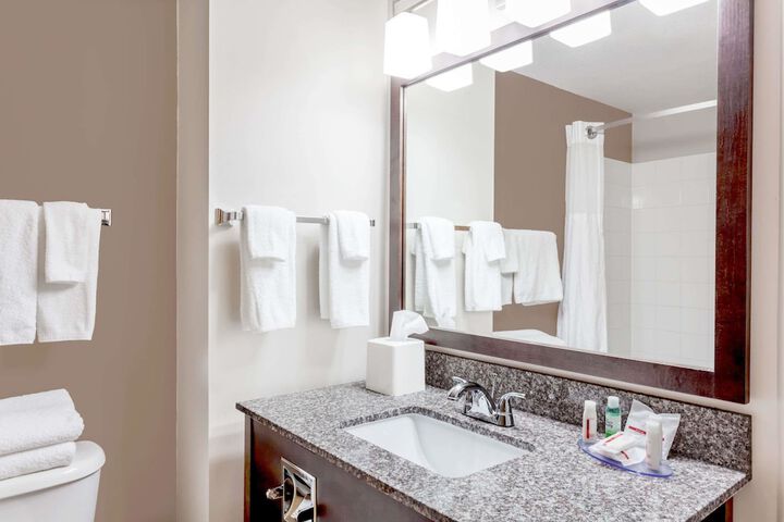 Super 8 by Wyndham Prince Albert