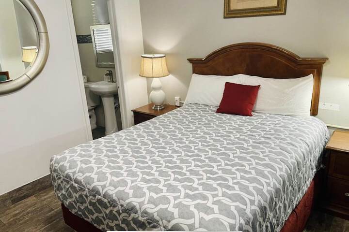 Room 10 of 15